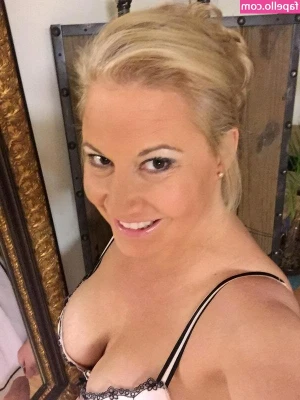 Tammy Sytch [ tammy-sytch ] - Good morning!!! Happy Friday!! Cum chat with me!!