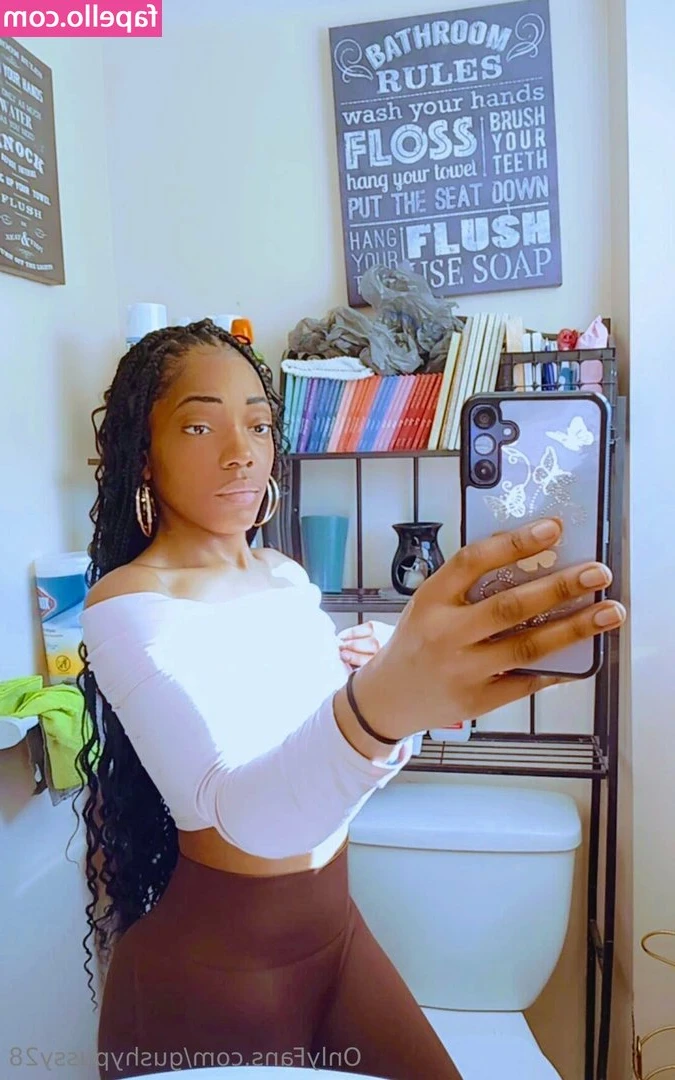 gushypussy28 - Catching up with DMs 🖤 this weekend and next week I’ll be a bit