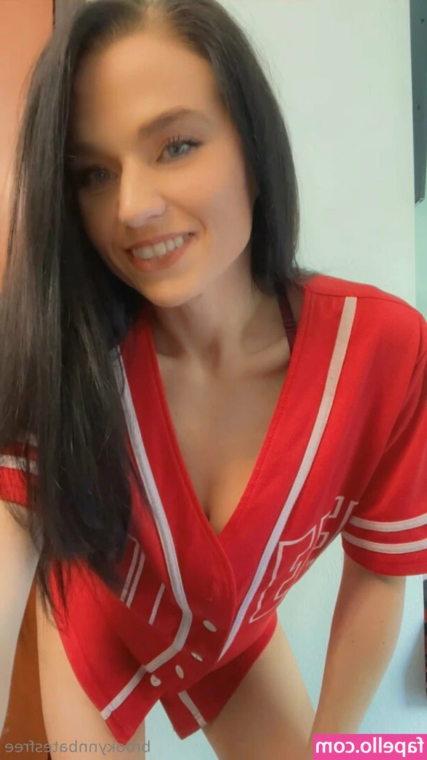 brooklynnbatesfree - Worshipping WonderFeetWoman  Now I get to relax, lay back, have my