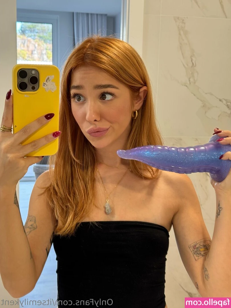 itsemilykent [ itsemilykent-1 ] - Bored and horny...