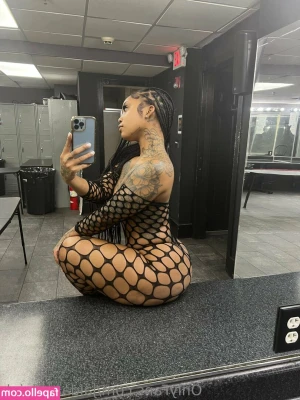 jaidaashleigh - back scratches anyone?