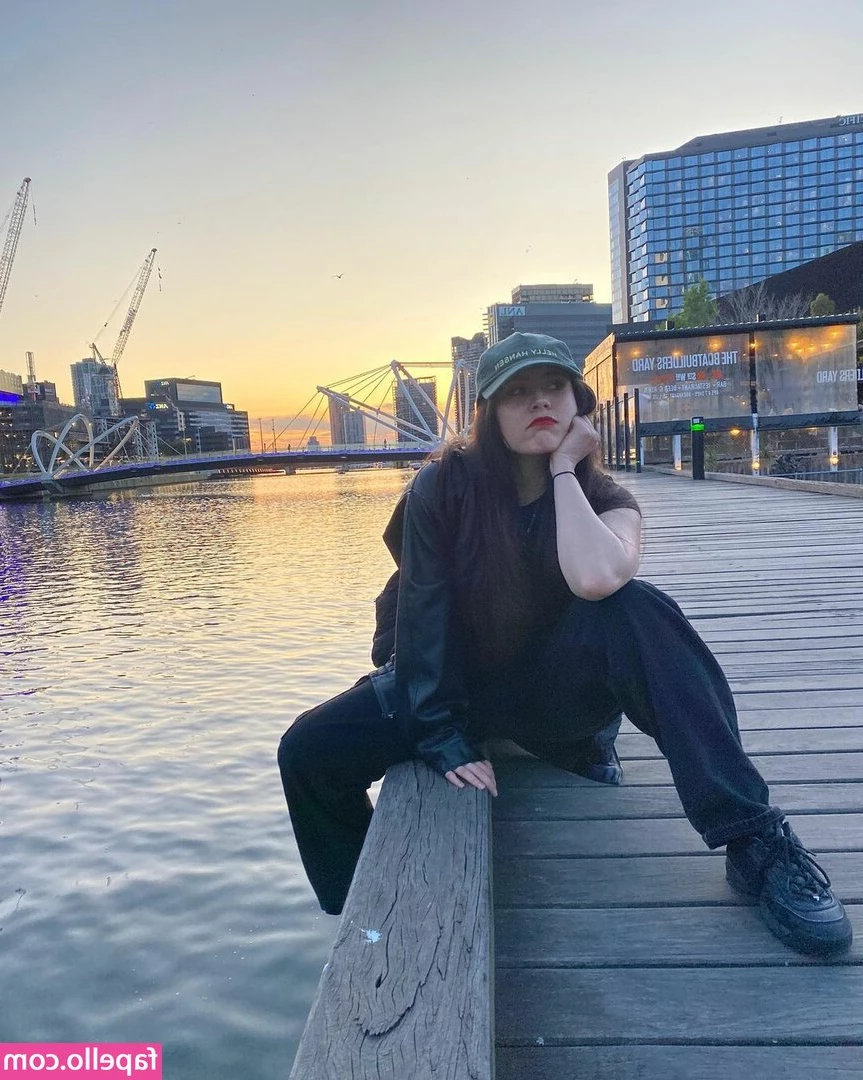 Vivi Alto [ vivi-alto ] - if you like my ass open send me a tip and I will send you a video