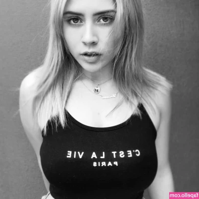 Vivi Alto [ vivi-alto ] - Girl in the mirror