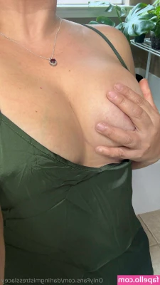 darlingmistresslacey - I'm just a hot girl with big boobs who needs a lot of orgasms and
