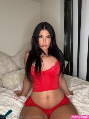 sophie.mariee [ sophie-mariee ] - These make me miss my long hair, granny panties for the win though?