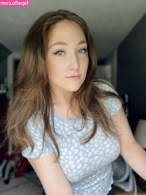 Julia_tv [ julia-tv ] - With my cock in the hand and a dildo in my mouth, I forget about
