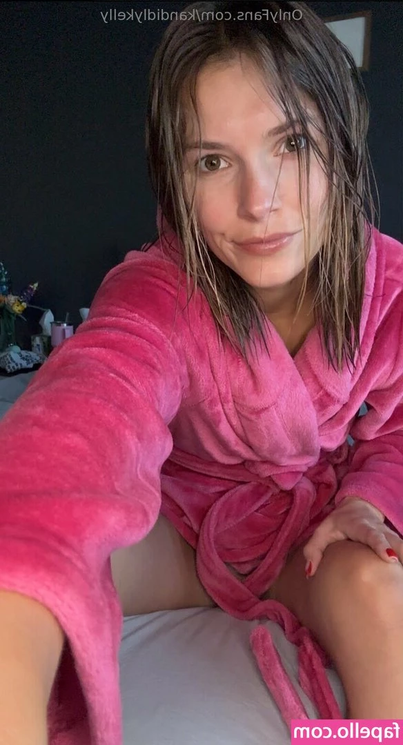 kandidlykelly [ kandidlykelly-1 ] - Face and body of a goddess who gets what she wants