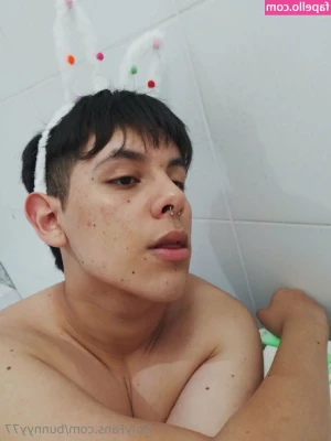 bunnyy77 - Just a little clip from a custom I did earlier ;) If you'd like