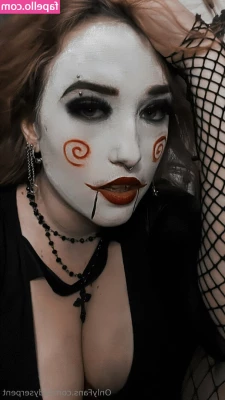 ladyserpent - You know me and a Sunday walk  Get down you hungry boy and eat my seed