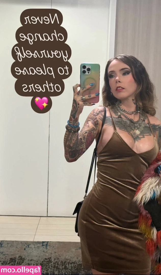Alexandrianfall [ alexandrianfall-1 ] - Ready for dinner? I got your dessert baby 🤩🥧😘🔥 I'm bent