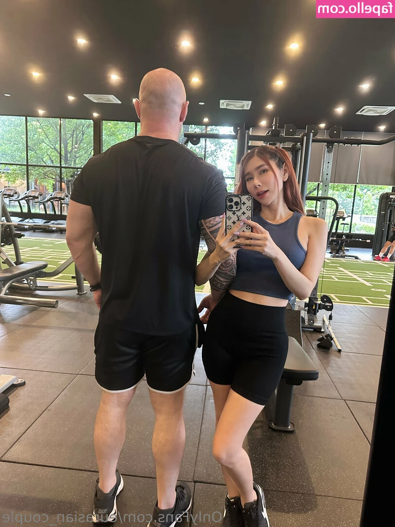 eurasian_couple [ eurasian-couple ] - Spank me daddy?! 💋🍑