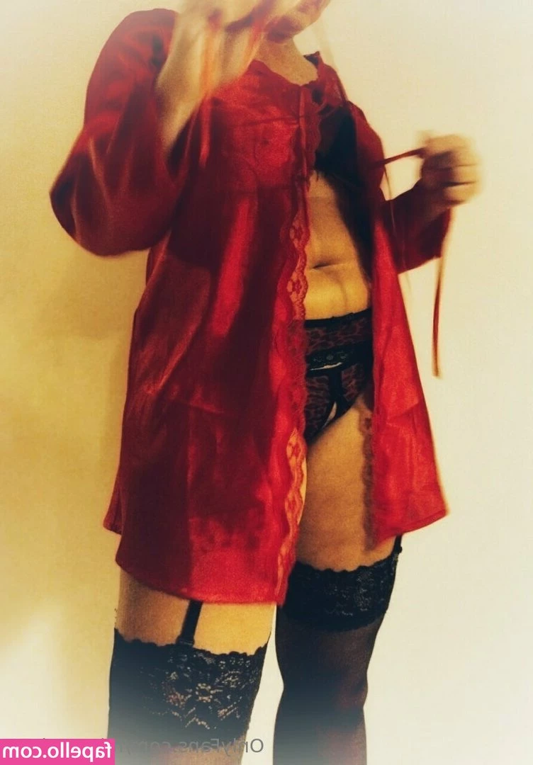 miss_val_79 [ miss-val-79 ] - Quiero coger un rico culo