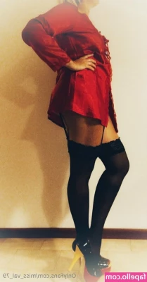 miss_val_79 [ miss-val-79 ] - Feel like riding something today 😈