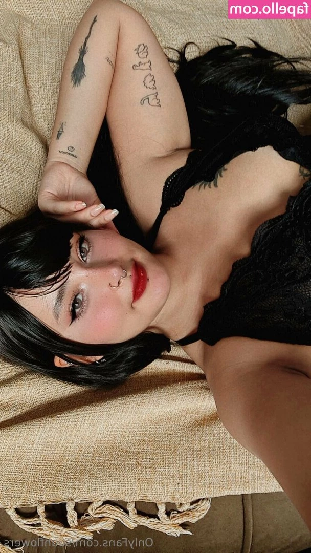 suuhflowers - Mirror squirt