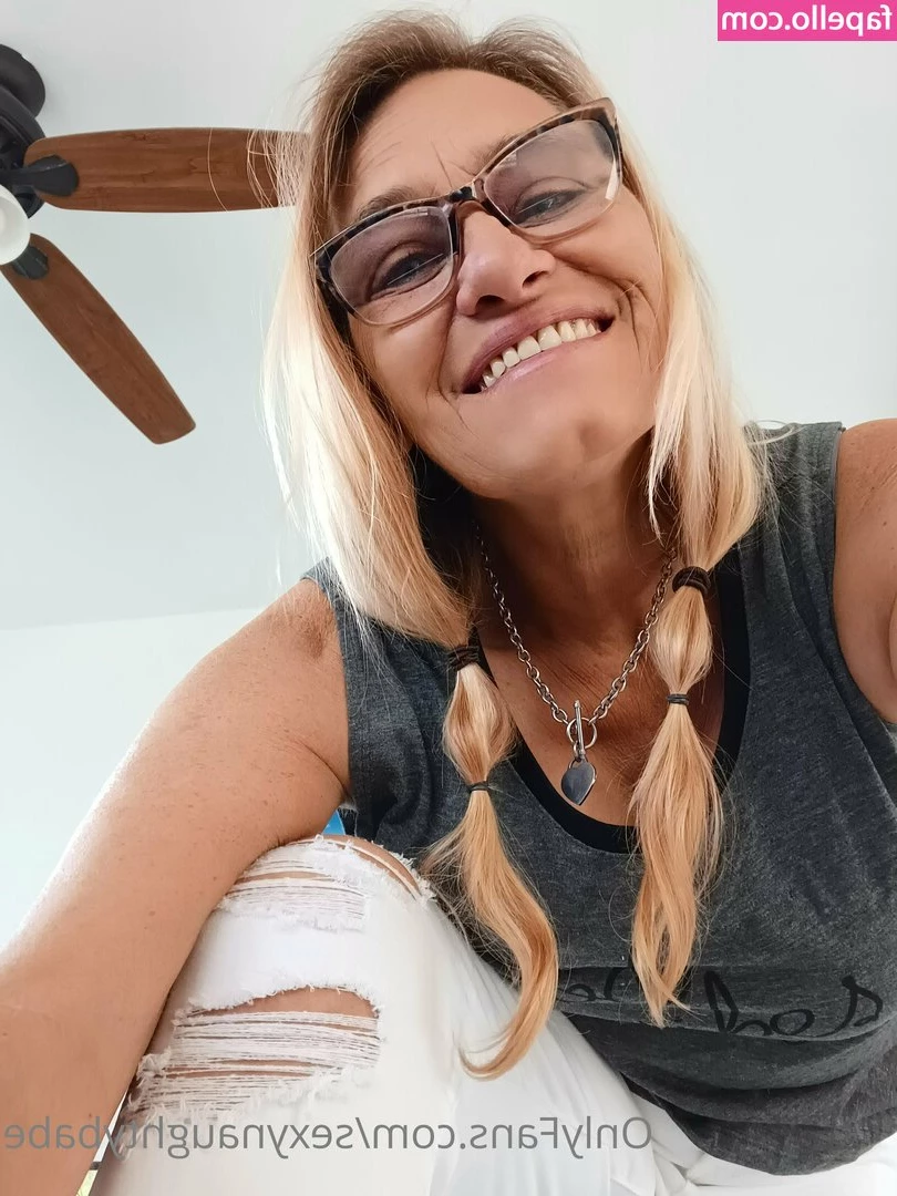sexynaughtybabe - 💦💦💦 cover them boobs