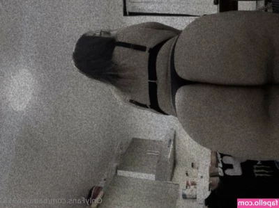 badass6918 - I have two glasses... wanna cum? 😏