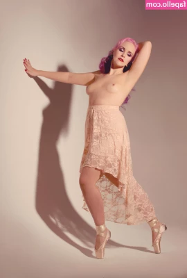Fatalfemme - Guarda come mi fisto per bene il buchetto morbido  liscio e succoso  