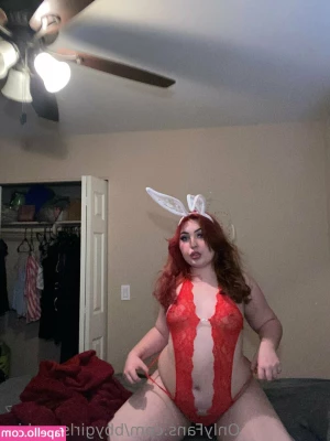 bbygirlsapphire - Wiggles, spreading my ass for you / Blue Thong Doggystyle riding