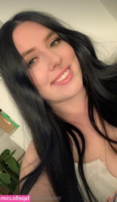 ashleighleyyy - You don't have a problem with me flexing my cock at the gym do you?