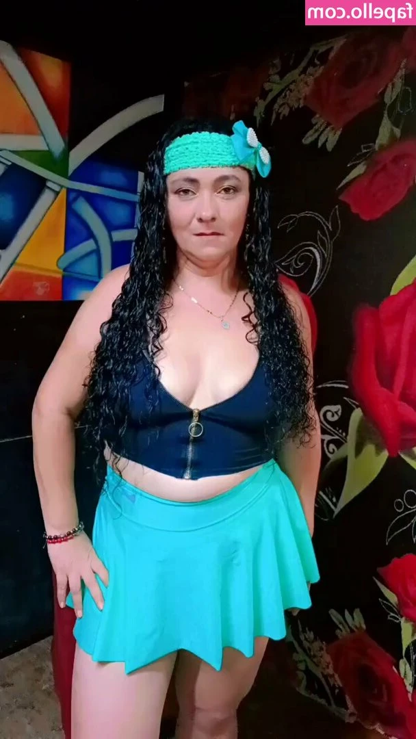 mia_fuego [ mia-fuego ] - Let me get in your head, and I’ll show you what’s in my bed 💋
