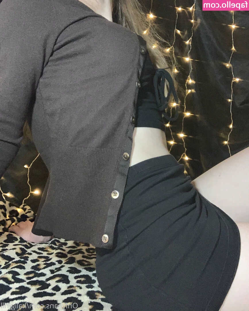 cutiekali [ cutiekali-1 ] - There is a lack of cum all over my tits