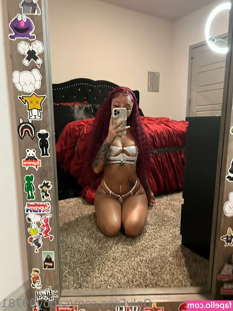 x0alora2 - Please DM me to discuss your custom content before making payment to