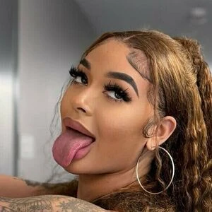 sweetmiaa24