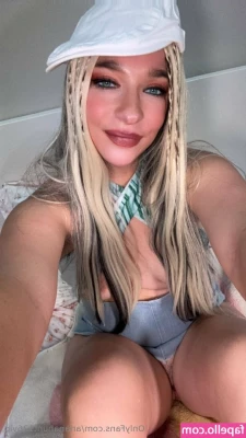 arianahunt126vip [ arianahunt126vip-13 ] - Unas fotitos y a dormir