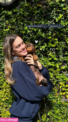 Betsy Alvarez [ betsy-alvarez ] - My feet need some tlc