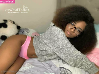 annatv - CONFESSION  I m a drooler  Unlock to see Mouthwatering views of me in