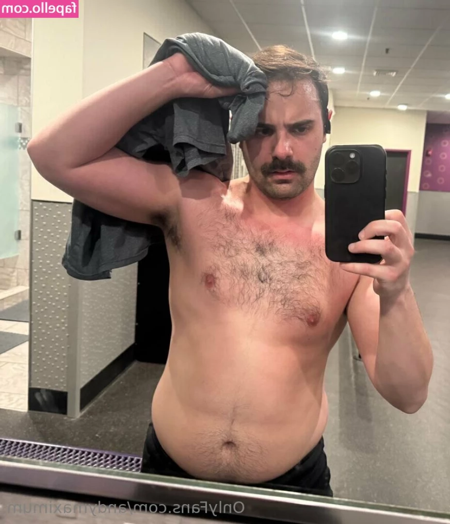 andymaximum - I love everything about going to the pool: the sun, the water and