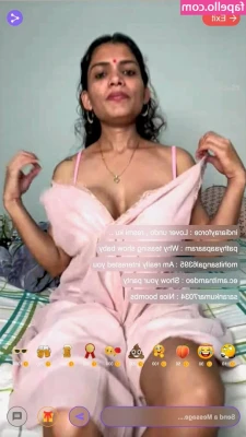 Resmi Rnair [ resmi-rnair ] - moving my tushy back and forth 🥰