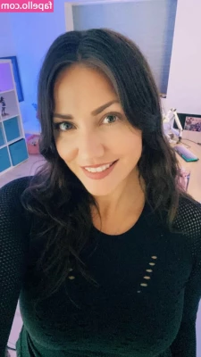 KayPea - The ponytail is there for a reason 😇