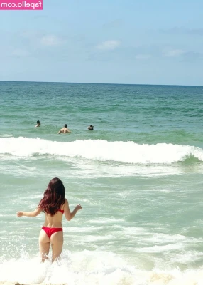 Klara Castanho [ klara-castanho ] - What are you waiting for you should get on your knees and and give my