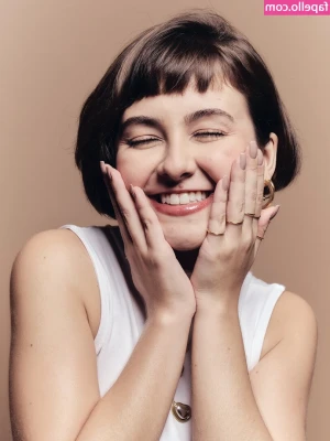 Klara Castanho [ klara-castanho ] - Natural short hair + minimal makeup + FAMOUS BJ  Fans wanting to see