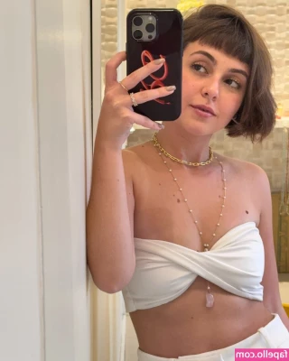 Klara Castanho [ klara-castanho ] - Can you be my gym buddy