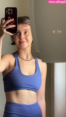 Klara Castanho [ klara-castanho ] - Hi babes 💘 Chatting all day long. Come say hi and maybe even a