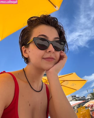 Klara Castanho [ klara-castanho ] - Eat my ass for lunch