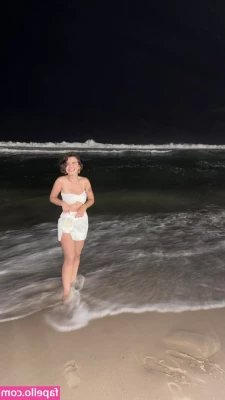 Klara Castanho [ klara-castanho ] - Would you like to dress me up? 😜