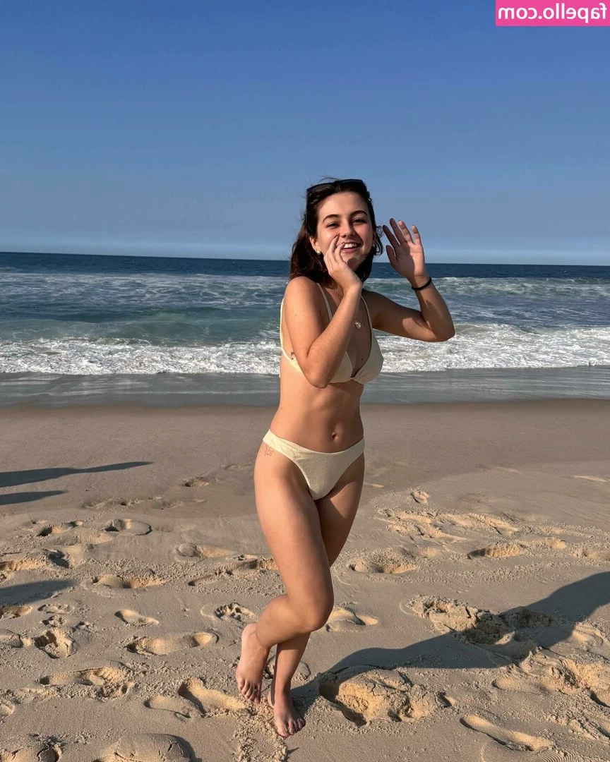 Klara Castanho [ klara-castanho ] - Sunday Pic