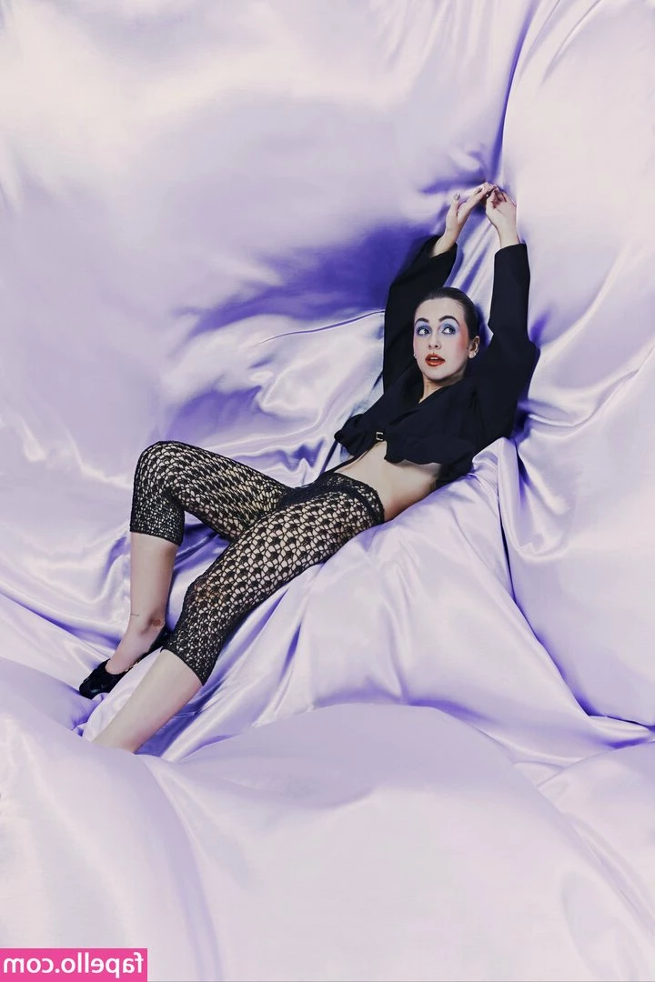Klara Castanho [ klara-castanho ] - I d love your cock between these