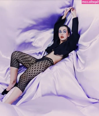 Klara Castanho [ klara-castanho ] - Woke him up at 3am with some sloppy toppy🤤 DM for cum shot on