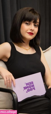 Klara Castanho [ klara-castanho ] - Ass spreading and up my skirt seeing my open cunt - only for real