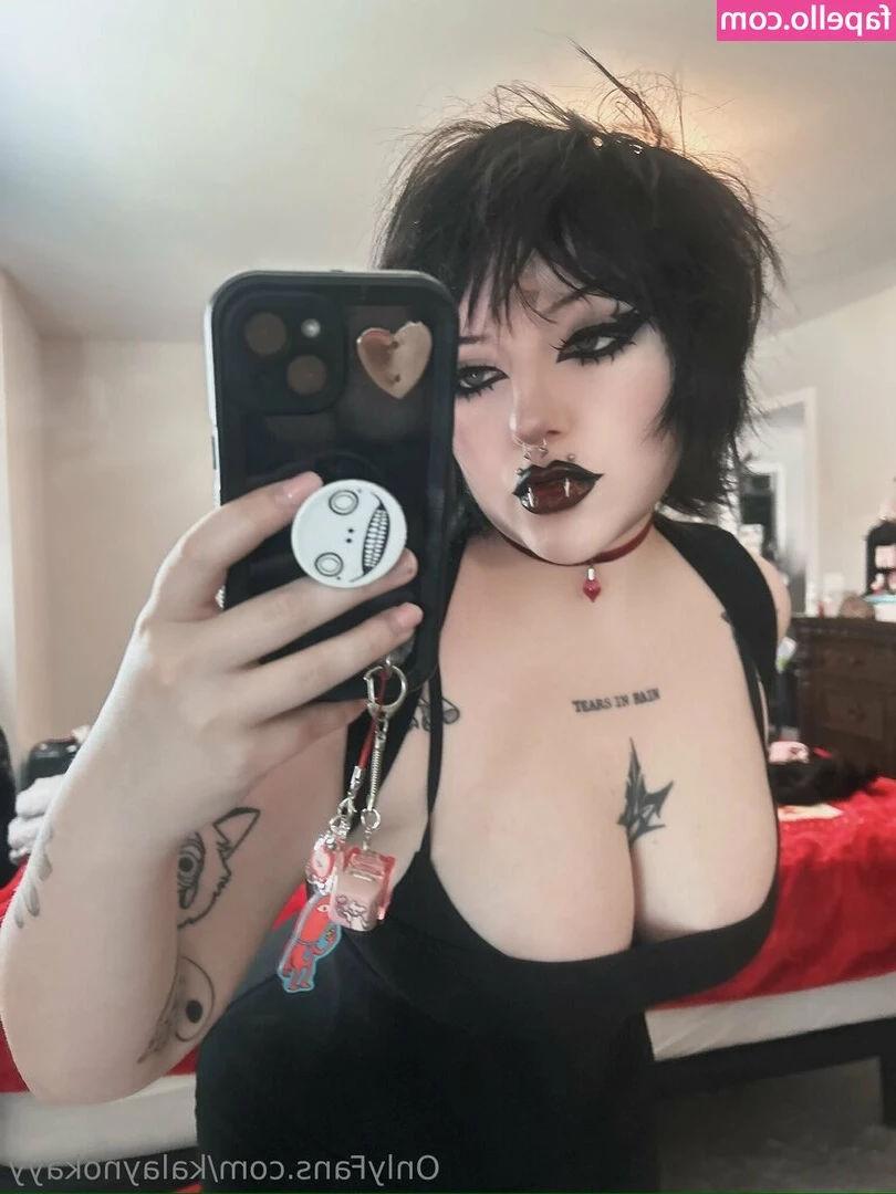 kalaynokayy [ kalaynokayy-16 ] - Do you prefer anal or pussy creampies?