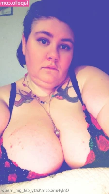 kitty_cat_girl_mauw [ kitty-cat-girl-mauw ] - Today I’m having a family day. Like a day off lol. But I’ve got