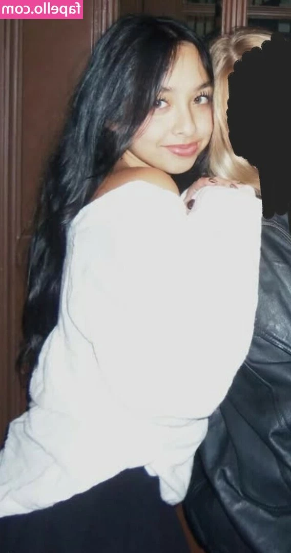 Isabel Devera [ isabel-devera ] - POV: fat girl in the strip club gives you a lap dance ;)