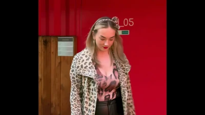 Isabelle Smith [ isabelle-smith ] - Úton