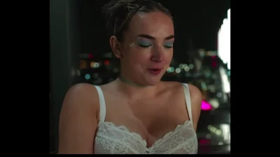 Isabelle Smith [ isabelle-smith ] - Need help shaving this kitty