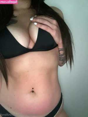 jenniferof - Do you prefer tits or ass