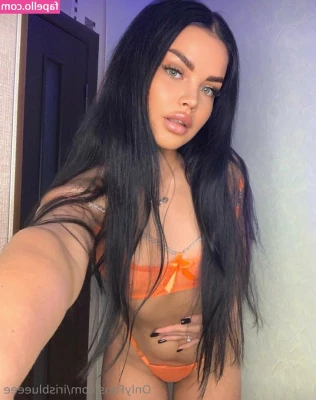 irisblueeee - It s spooky season    Don t let me catch your pants slipping  who